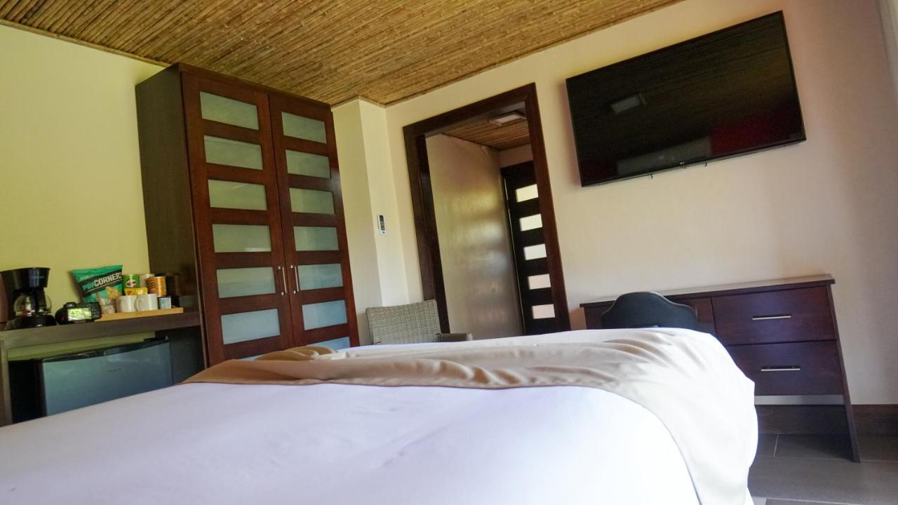 Hotel Poza Blanca Lodge San Mateo Bagian luar foto